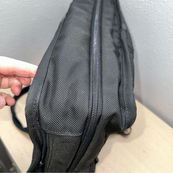 Tumi Alpha 26141D4 Black Expandable Laptop Briefcase Bag EUC - Picture 11 of 16